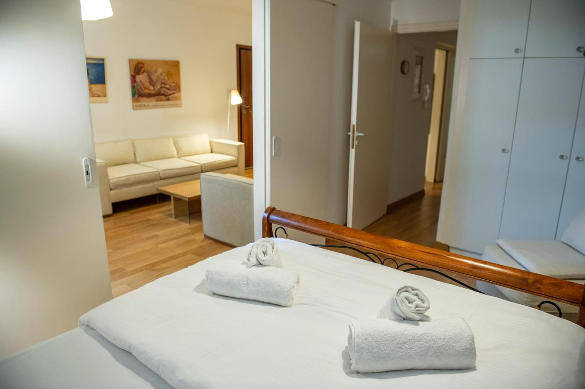 Renovated Under The Hill Of Philopapus Apartment Athens